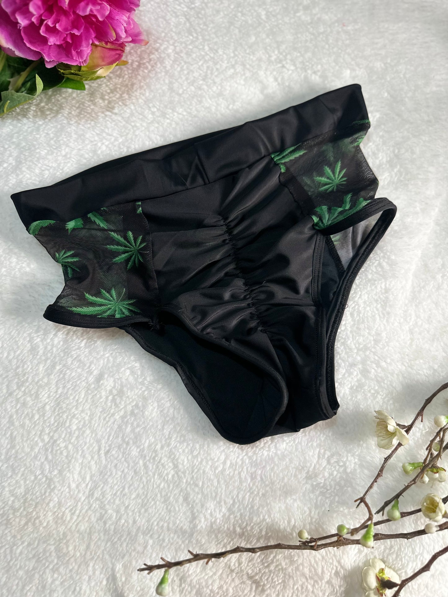 Cachetero brasileño weed cintura alta