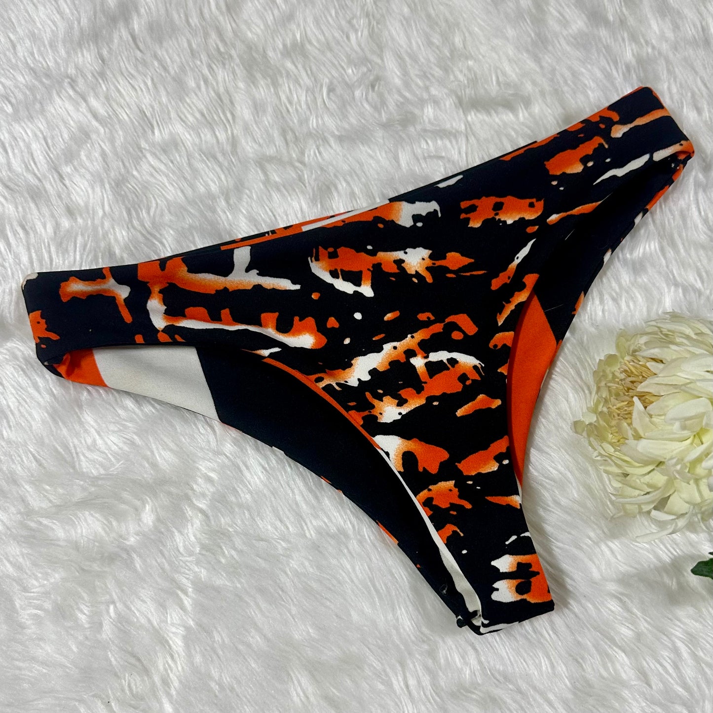 Bikini doble vista lava