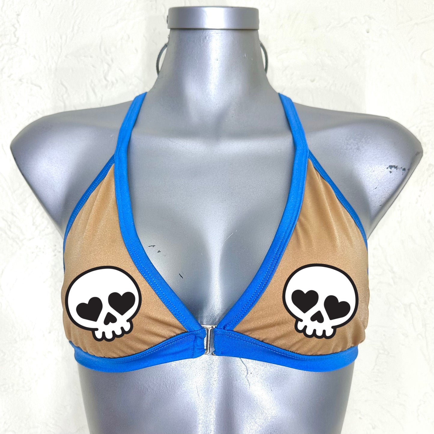 Top Bikini nude satinado con azul halloween