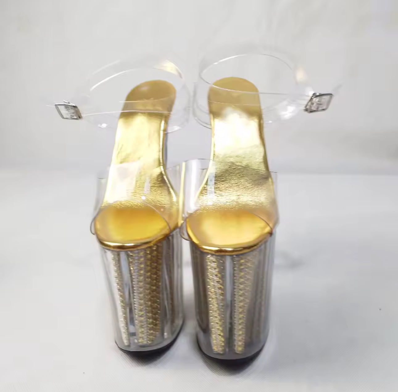 Zapatillas doradas 8”