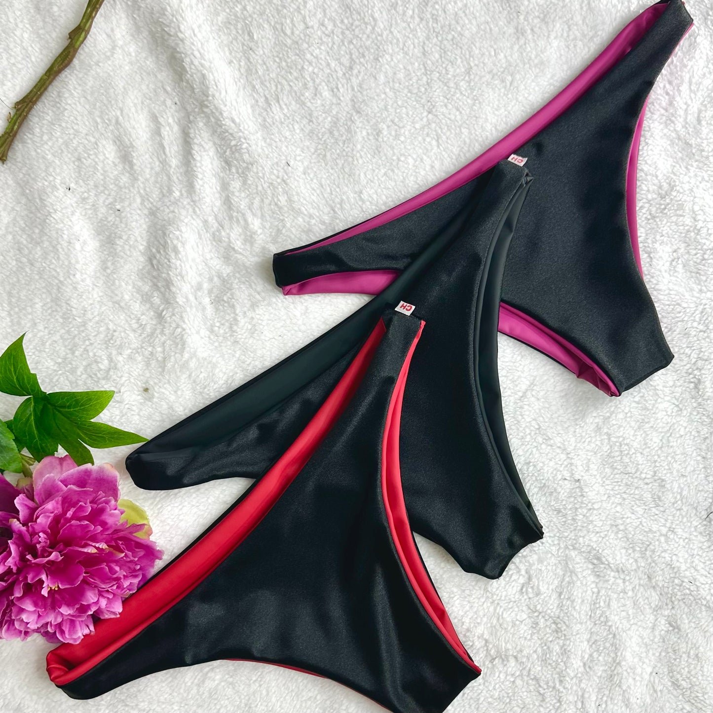 Bikini doble vista de tela grip fucsia/negro