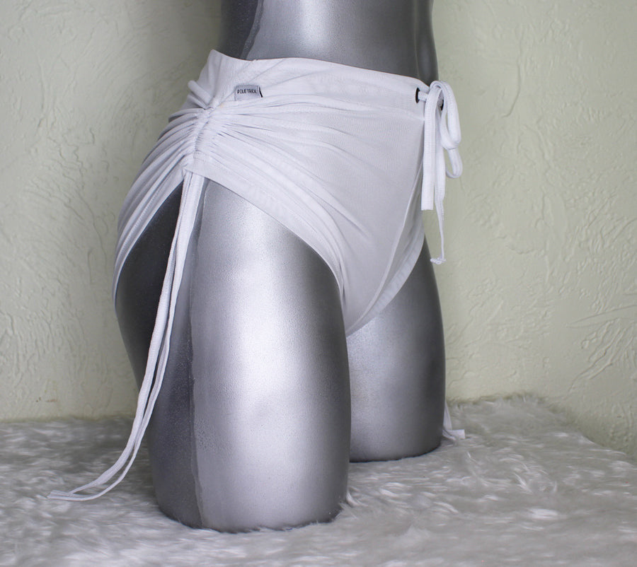 Short mesh transparente color blanco