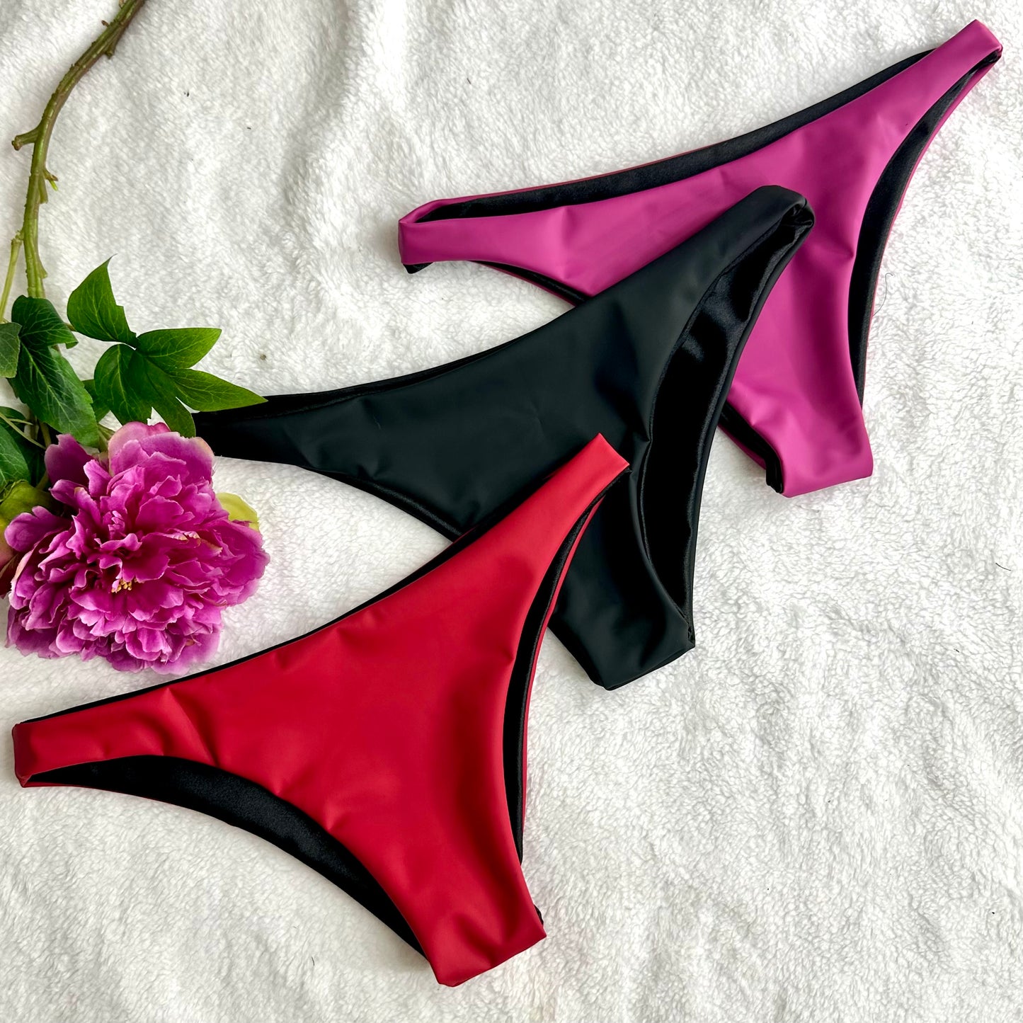 Bikini doble vista de tela grip fucsia/negro